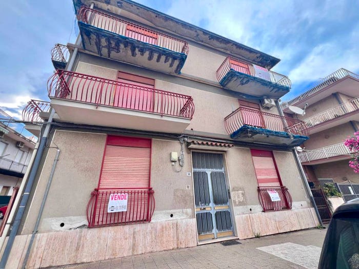 Appartamento con 5 locali in vendita in Viale Maria Immacolata, Centro, Mascali