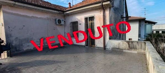 Appartamento trilocale in vendita in Via Giuseppe Mazzini, Centro, Mariano Comense