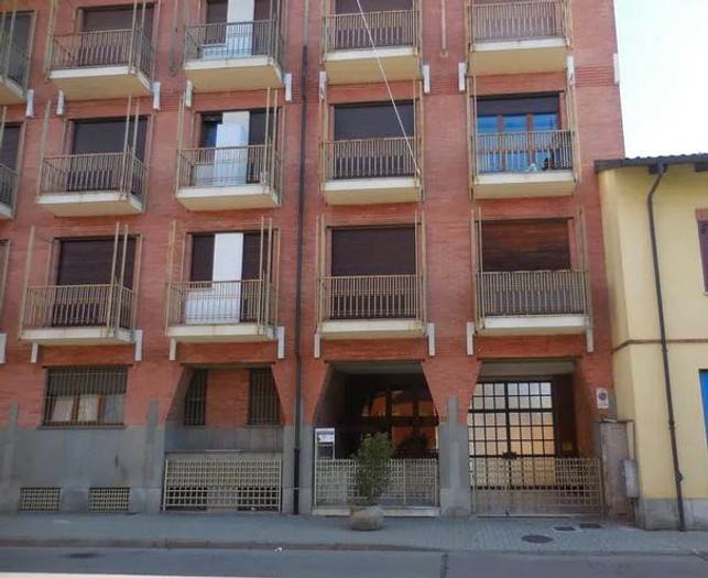 Appartamento bilocale in vendita in Via Amaretti, Centro, Poirino