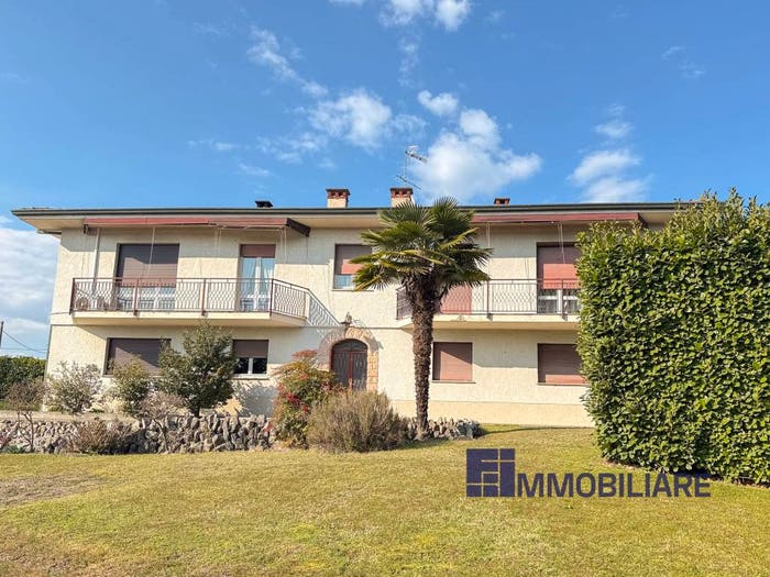 Casa con 5 locali in vendita in Via della Necropoli Romana, Centro, Angera