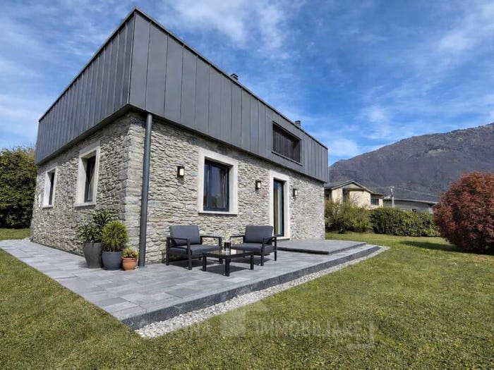 Casa quadrilocale in vendita in Via Europa, Centro, Delebio