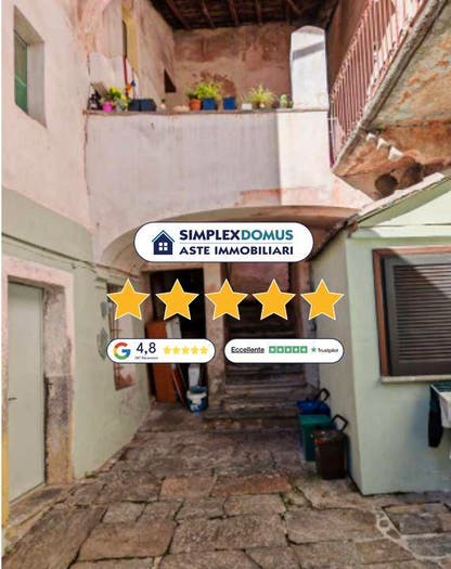 Appartamento quadrilocale in vendita in Via Libertà, Centro, Casalzuigno