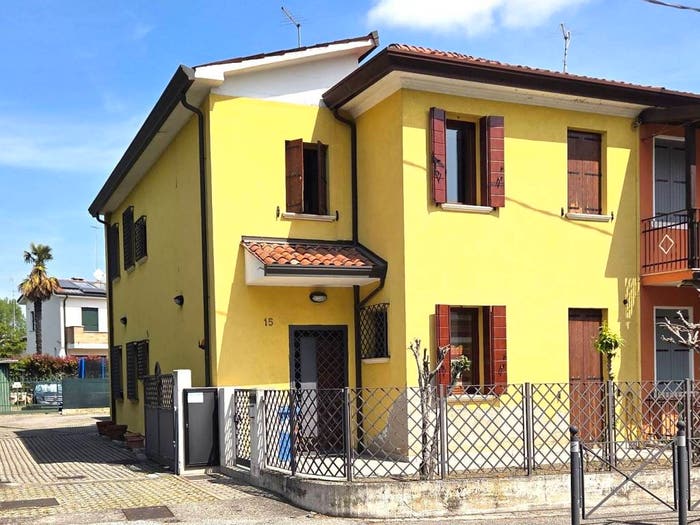 Casa con 6 locali in vendita in Via Settembre, Villatora, Saonara
