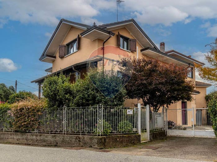 Casa con 6 locali in vendita in Via Iv Novembre, Valdengo
