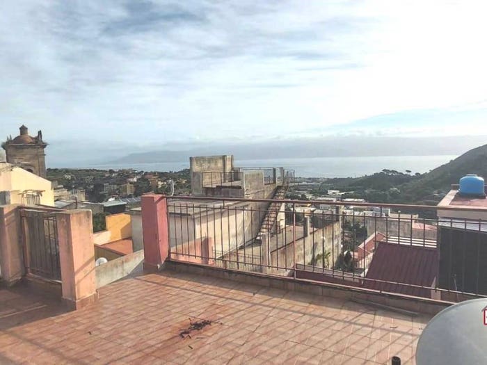 Casa quadrilocale in vendita in Larderia, Messina