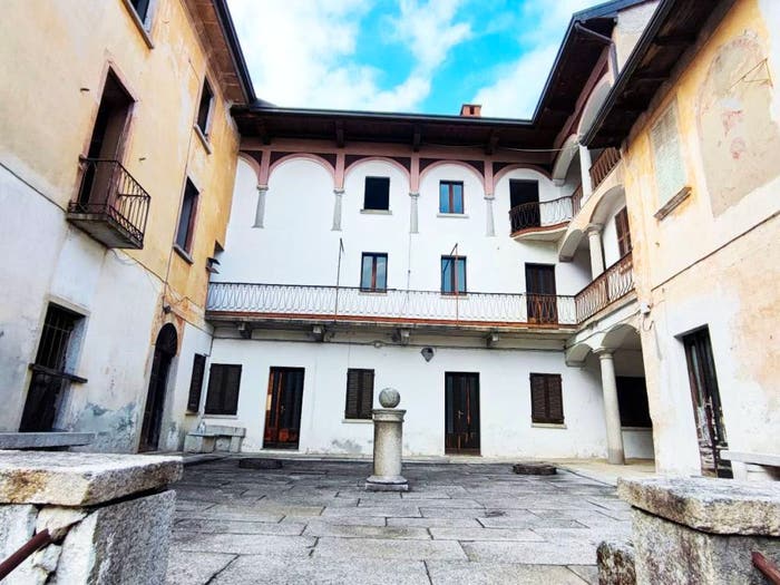 Casa con 6 locali in vendita in Piazza Caduti, San Maurizio d'Opaglio