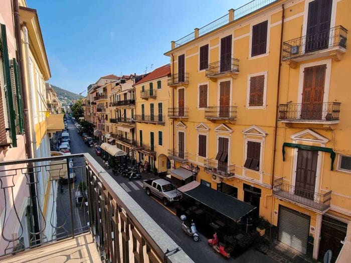 Appartamento con 5 locali in vendita in Corso Dante Alighieri, Centro, Alassio