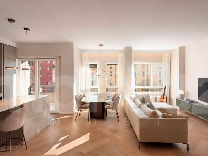 Appartamento trilocale in vendita in Via Jacopo Dal Verme, Isola, Milano