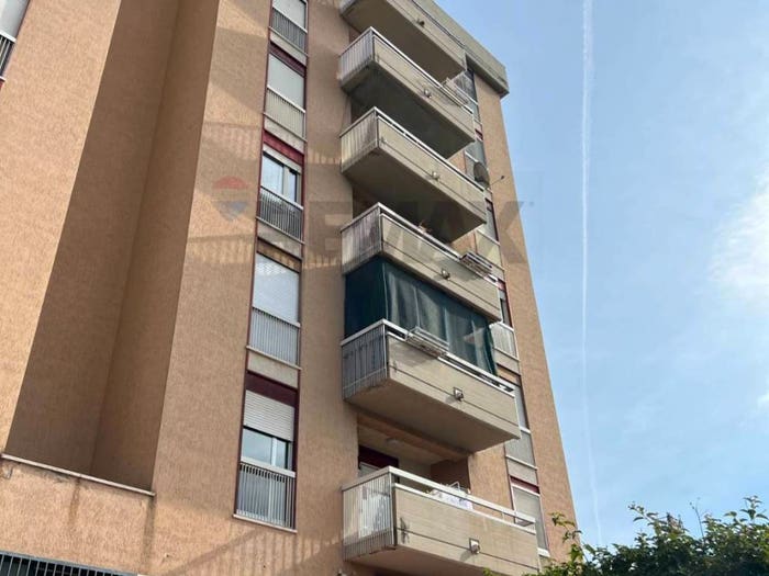 Appartamento con 5 locali in vendita in Viale dei Platani, Paternò