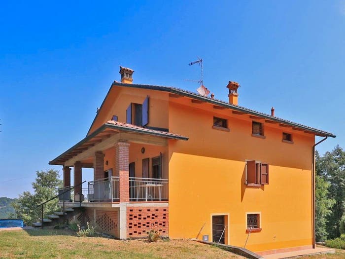 Casa con 6 locali in vendita in Canossa