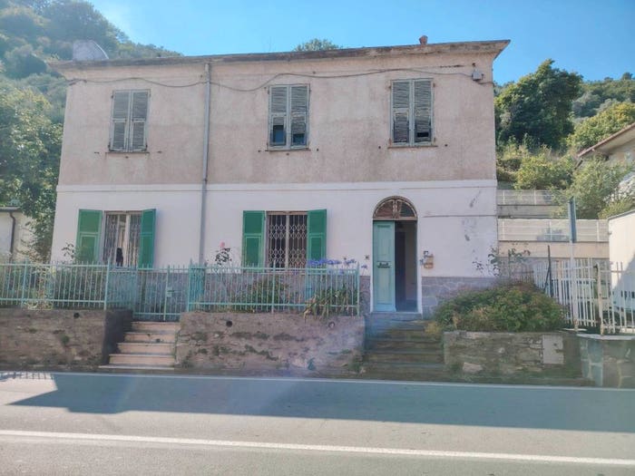 Appartamento trilocale in vendita in Via Parma, Caperana, Chiavari