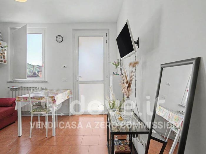 Appartamento bilocale in vendita in Via Roncole, Roncole, Montescano