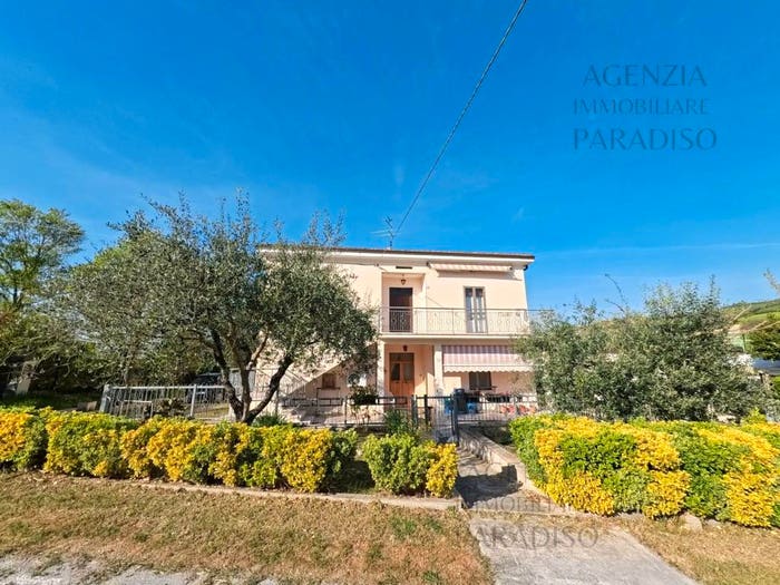 Casa con 6 locali in vendita in Montefelcino