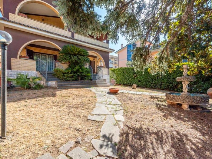 Casa con 5 locali in vendita in Via altavilla milicia, Borghesiana, Roma