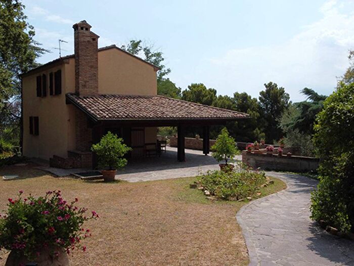 Casa con 6 locali in vendita in Strada Nazionale Flaminia, Rosciano, Fano