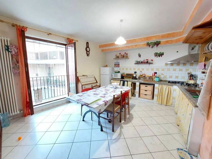 Casa con 6 locali in vendita in Via Giacomo Leopardi, Centro, Ortezzano