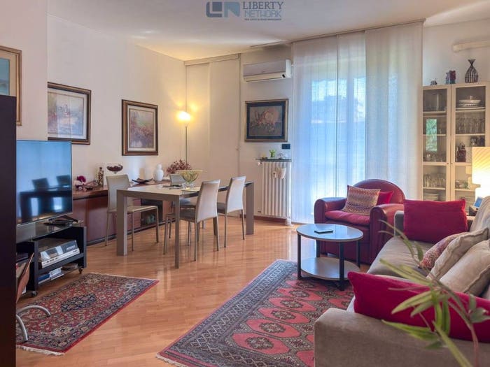 Appartamento trilocale in vendita in Via Mar Nero, Bisceglie, Milano