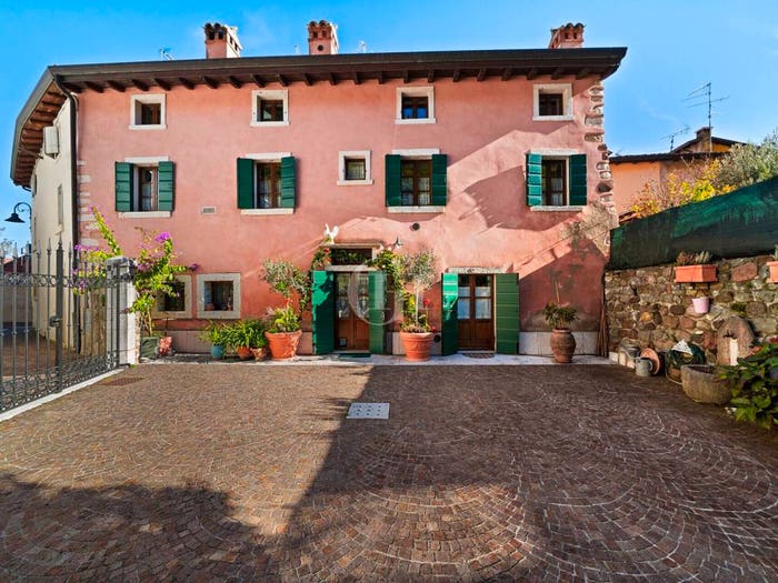 Casa con 6 locali in vendita in Via Cortivi, Centro, Affi