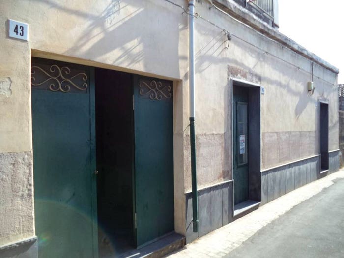 Casa trilocale in vendita in Via San Michele, Centro, Aci Sant'Antonio