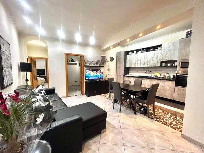 Appartamento trilocale in vendita in Via del Lavinaio, Mercato, Napoli