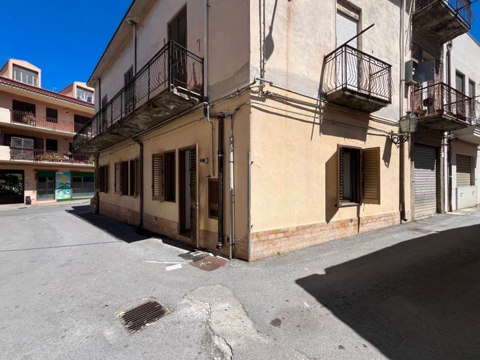 Appartamento quadrilocale in vendita in VIA GARIBALDI, Centro, Barcellona Pozzo di Gotto