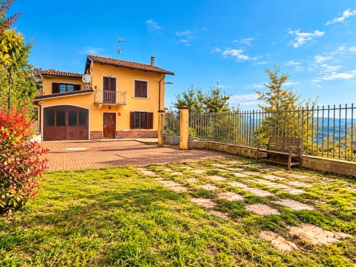 Casa quadrilocale in vendita in Via Bella Caterina, Rocchetta Tanaro