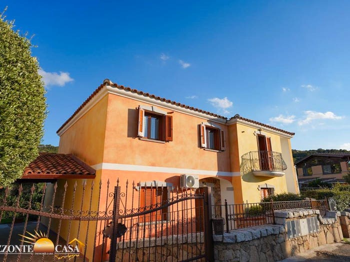 Appartamento trilocale in vendita in Via Tucconi, Budoni