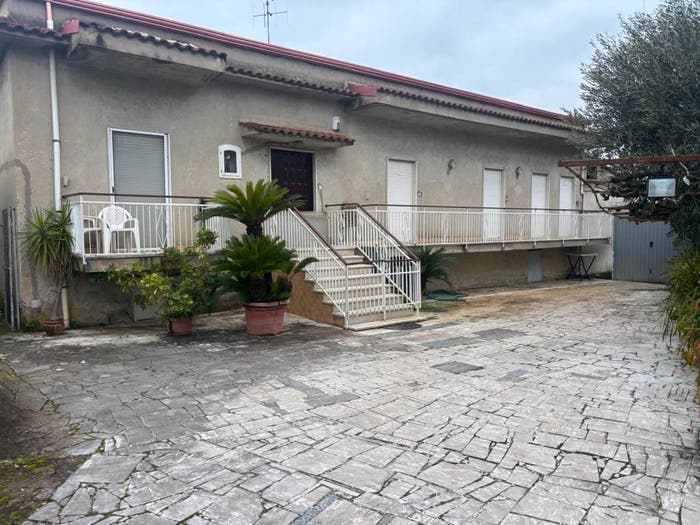 Casa con 5 locali in vendita in Via Appia Lato Napoli, Centro, Formia