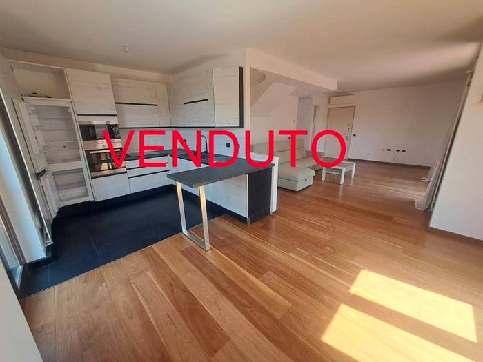 Appartamento trilocale in vendita in Via Fratelli Rosselli, Dairago