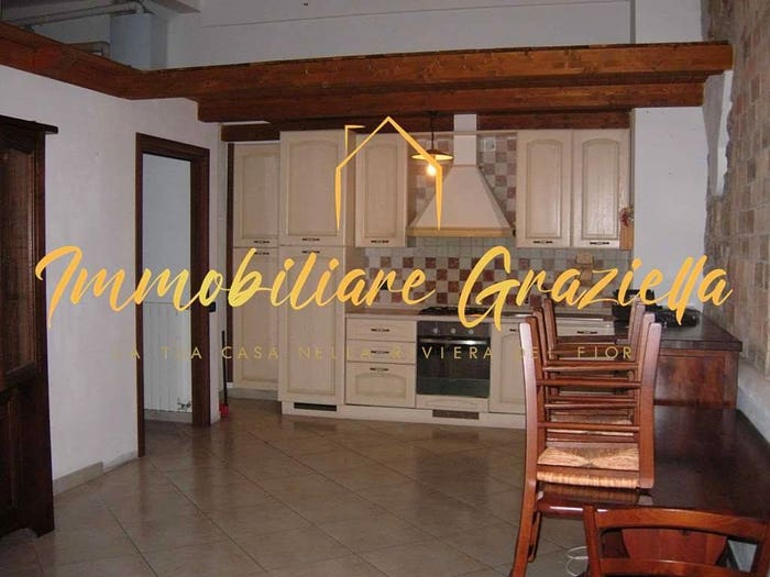 Appartamento trilocale in vendita in Centro, Camporosso