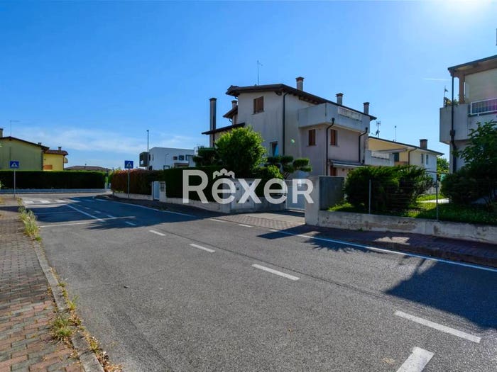 Appartamento quadrilocale in vendita in Via Tintoretto, Centro, Fossò