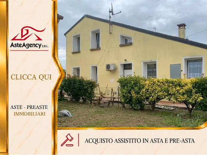Appartamento trilocale in vendita in Via Giacomo Leopardi, Menà, Castagnaro