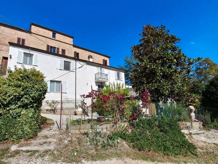 Casa con 6 locali in vendita in Virgil Grissom, Piane, Falerone