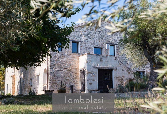 Casa con 6 locali in vendita in Via Giacinto Silvestri, Cingoli