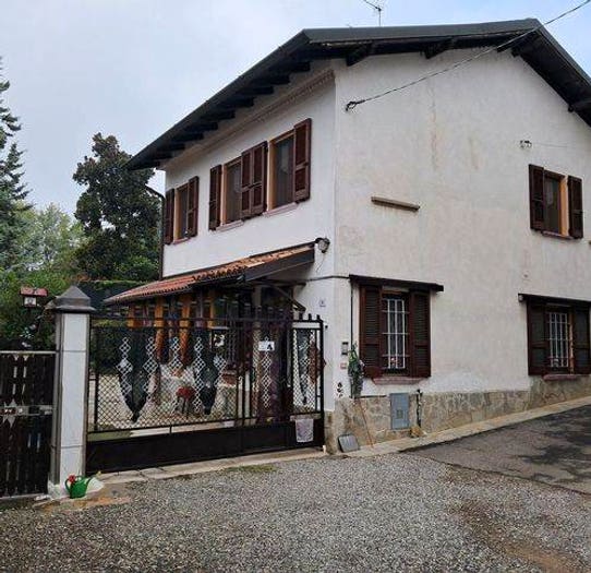 Casa con 5 locali in vendita in Via Montescano, Centro, Montescano