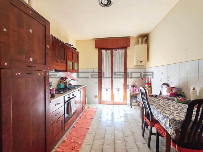 Appartamento trilocale in vendita in Cso G Mazzini n Adria RO, Centro, Adria