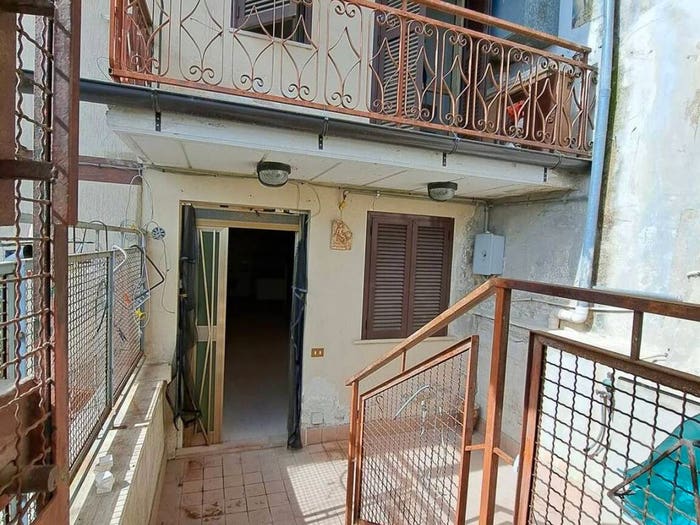 Casa trilocale in vendita in Frazione Di Cornacchiano No Number, Civitella del Tronto