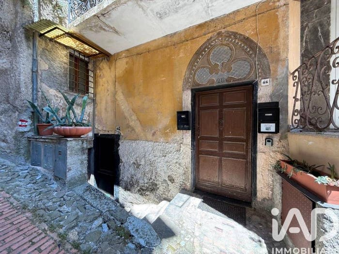 Appartamento quadrilocale in vendita in Via VITTORIO EMANUELE, Castel Vittorio