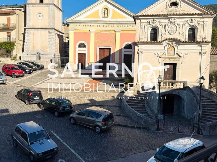 Appartamento con 5 locali in vendita in Via Roma, Piano, Montoro