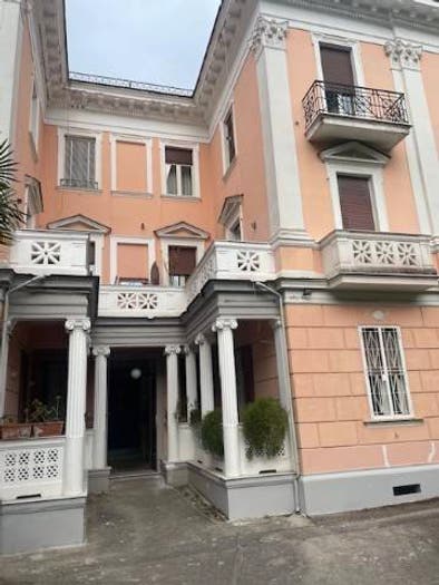 Appartamento con 5 locali in vendita in Via Girolamo Santacroce, Piazza Canneto Salvator Rosa, Napoli
