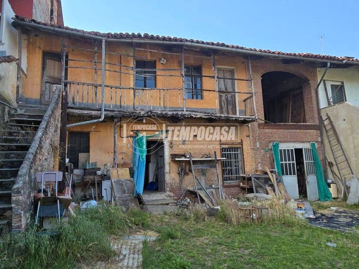 Casa con 5 locali in vendita in Vicolo Sola San Michele e Grato, Salsasio San Michele e Grato, Carmagnola