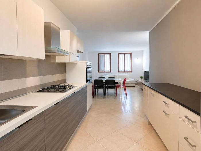 Appartamento quadrilocale in vendita in Via Vallesina, Centro Storico, Este