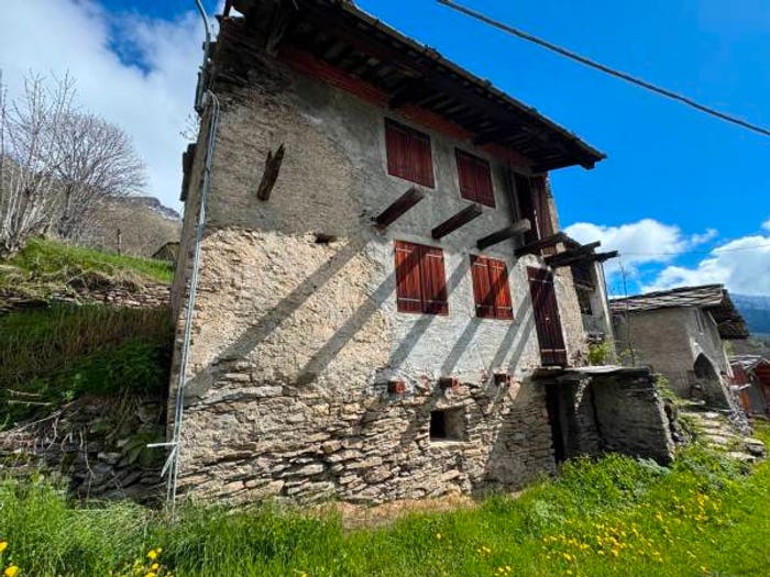 Casa trilocale in vendita in Frazione Serre Uberto, Crissolo