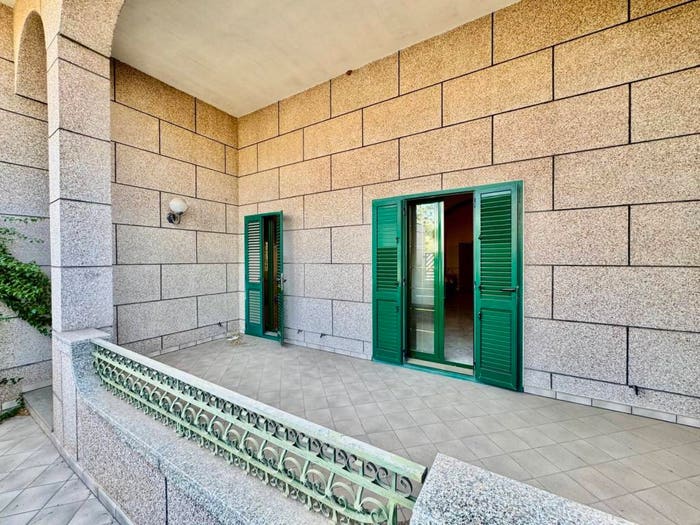 Appartamento con 6 locali in vendita in Via Roma, Collepasso