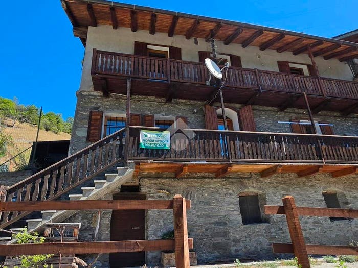 Appartamento con 5 locali in vendita in Hameau de la Collère, Centro, Etroubles