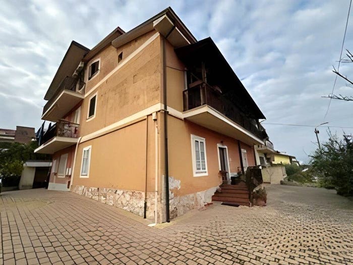 Appartamento con 5 locali in vendita in Contrada Muoio Piccolo Cosenza CS Italia, Acquedotto, Cosenza