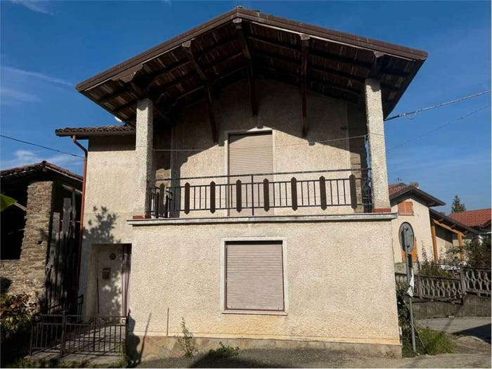 Casa con 5 locali in vendita in Grondona