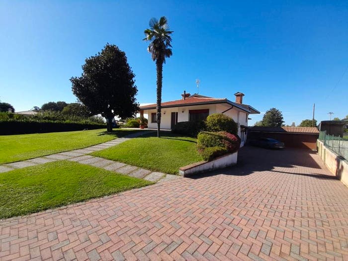 Casa con 6 locali in vendita in Centro, Trevignano