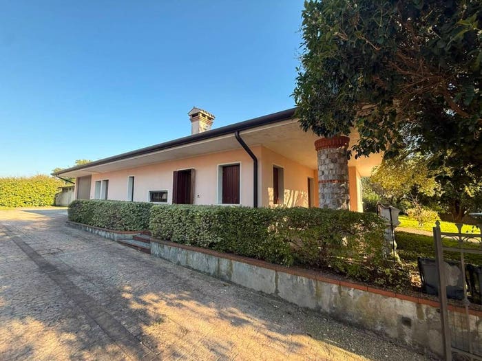 Casa con 6 locali in vendita in Via galileo ferraris, Torre, Pordenone