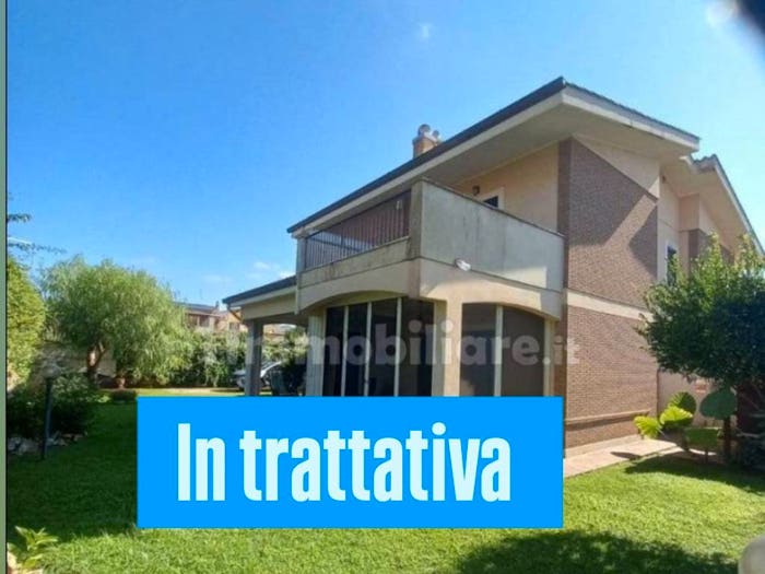 Casa quadrilocale in vendita in Via dei Gigli, Villaggio Giornalisti Poggio, Anzio